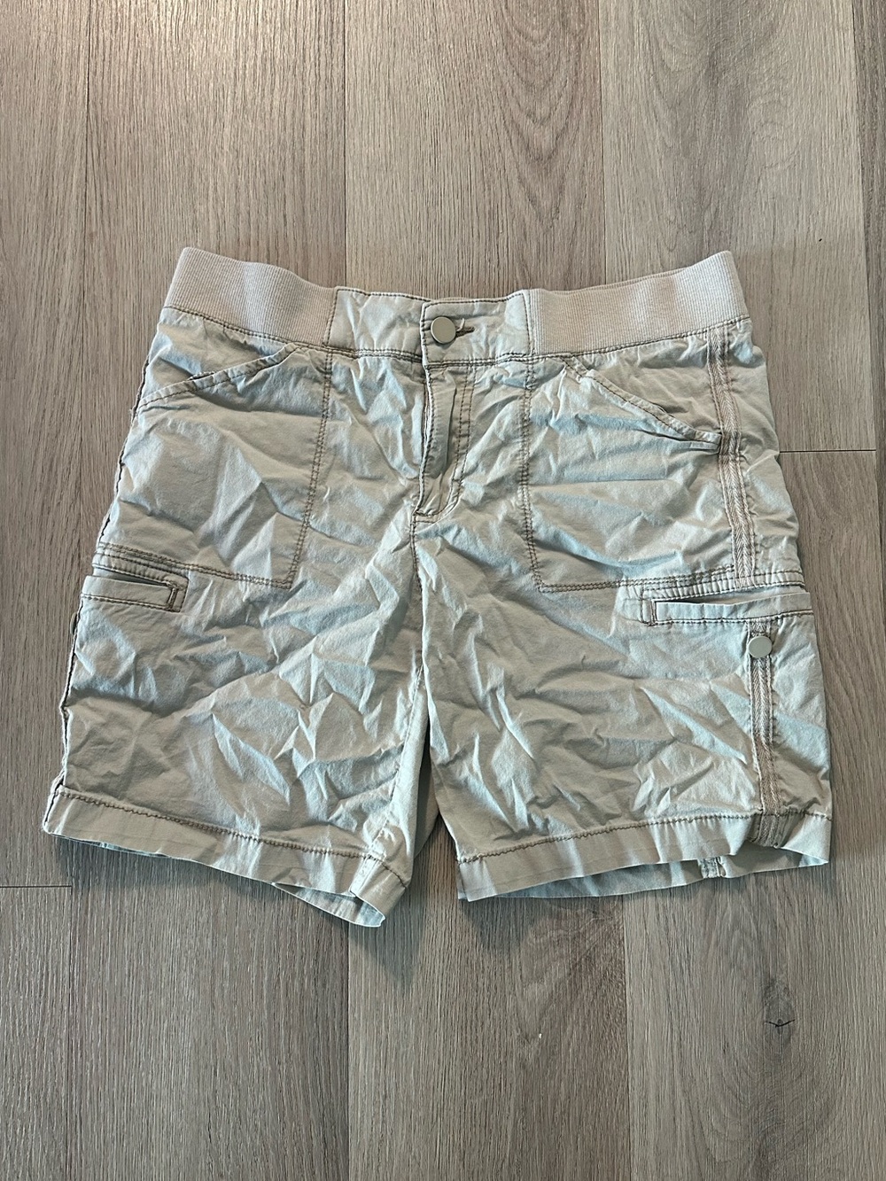 khaki cargo shorts